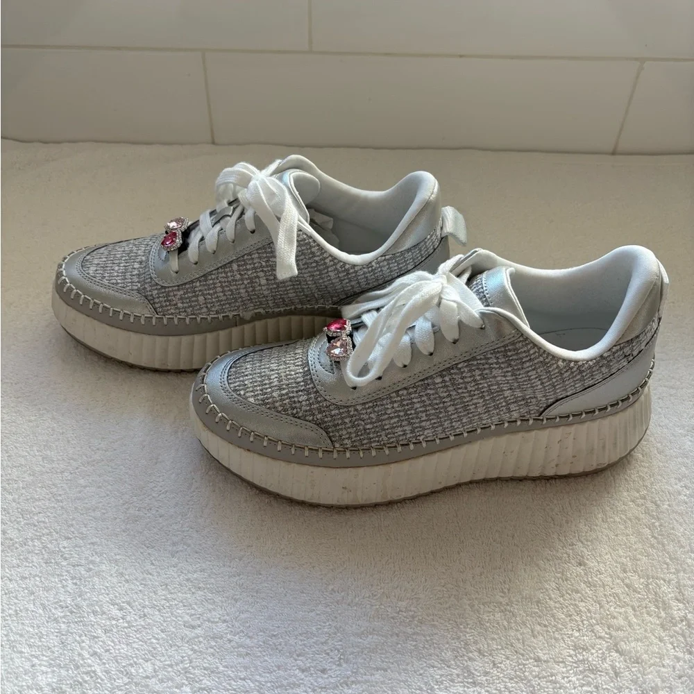 Universal Thread Lifestyle Sneakers Gray/Silver Free People shoe charm, W 9.5 - Picture 3 of 13